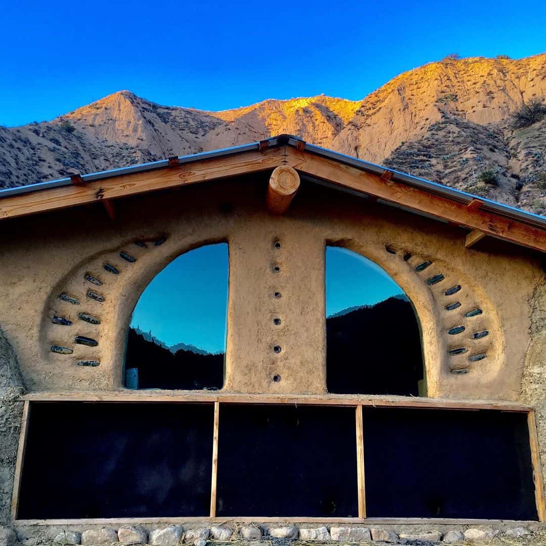 Natural building trombe wall